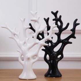 Ornament z bílého korálového stromu