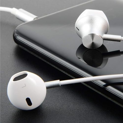 Drátová sluchátka ME-19 s mikrofonem – 3,5mm jack, bílá, pro telefon a počítač