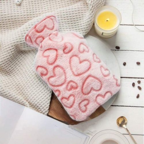 Růžová láhev na vodu se vzorem srdce – měkký potah, pohodlné hřeje